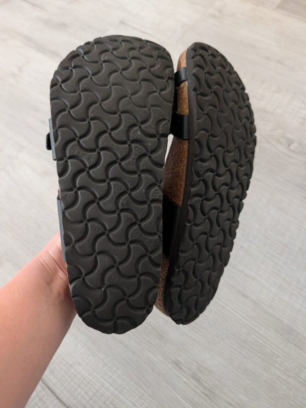 BIRKENSTOCK Mayari Brown Leather Sandals Toe Loop Criss Straps Walking Sz 9/40 - Picture 4 of 11